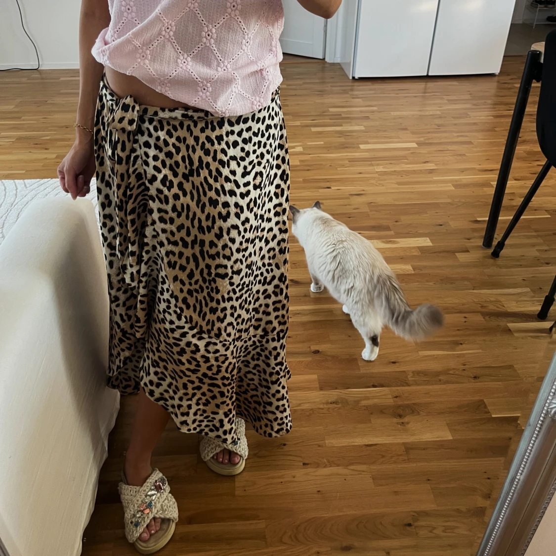 Leopardmönstrad omlottkjol med volang - 1