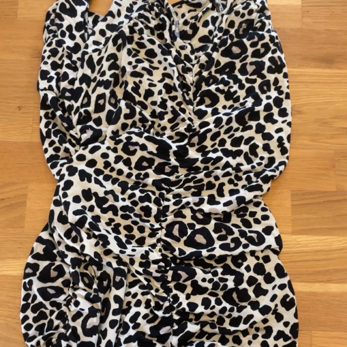 Leopardmönstrad kort klänning - 3