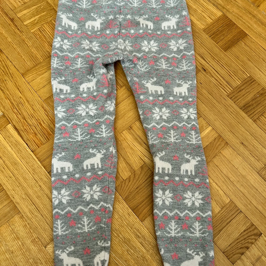 Grå leggings med julmönster från Lupilu - 3