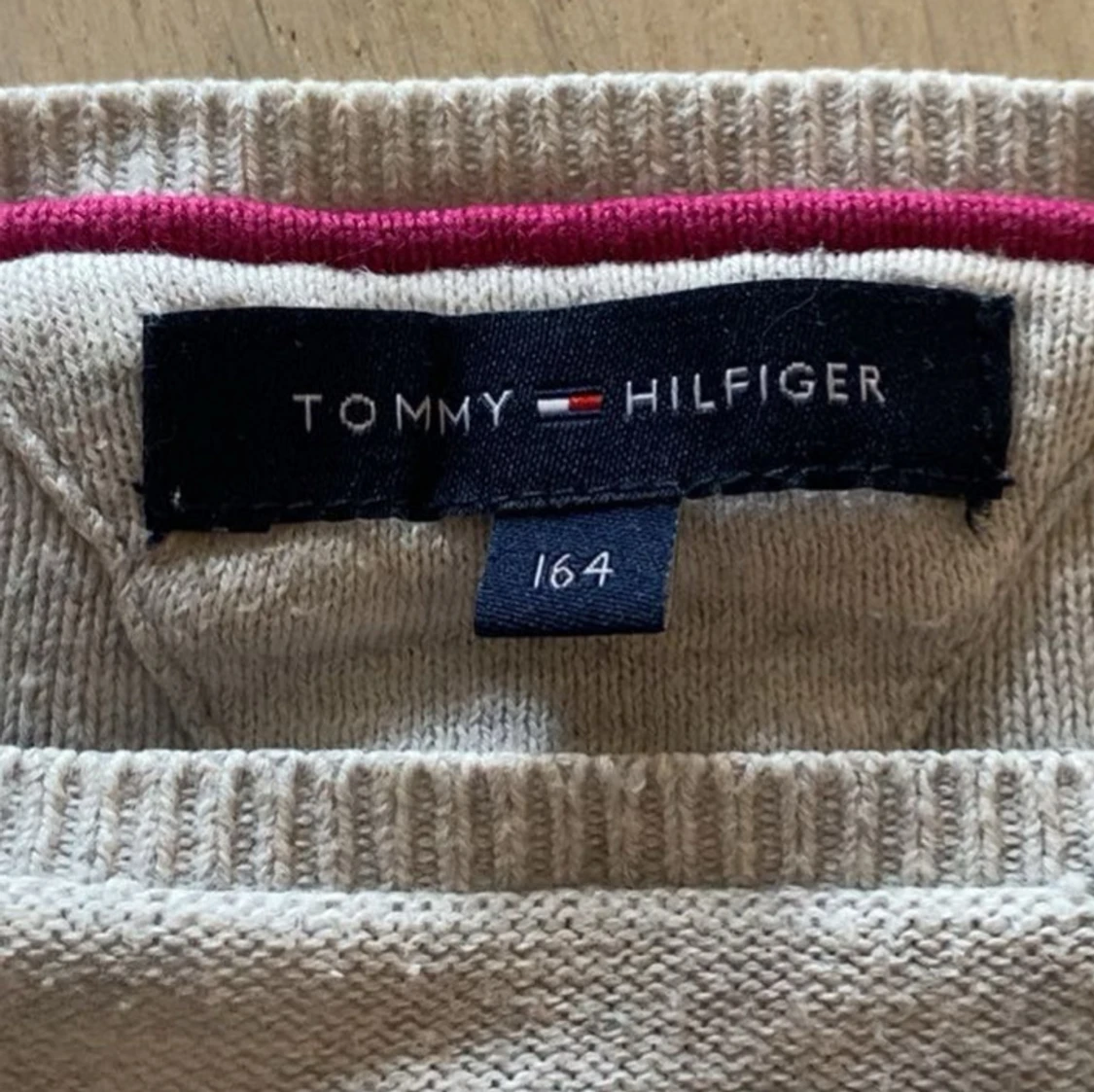 Ljusgrå stickad tröja Tommy Hilfiger - 2