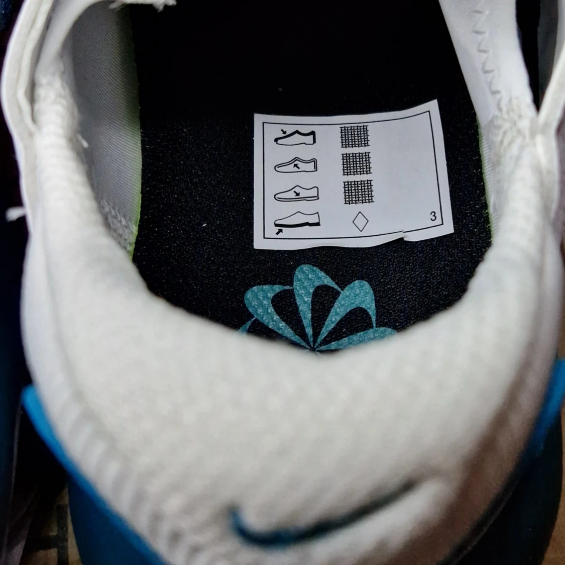 Oanvända Nike Air Max EU44.5  - 4