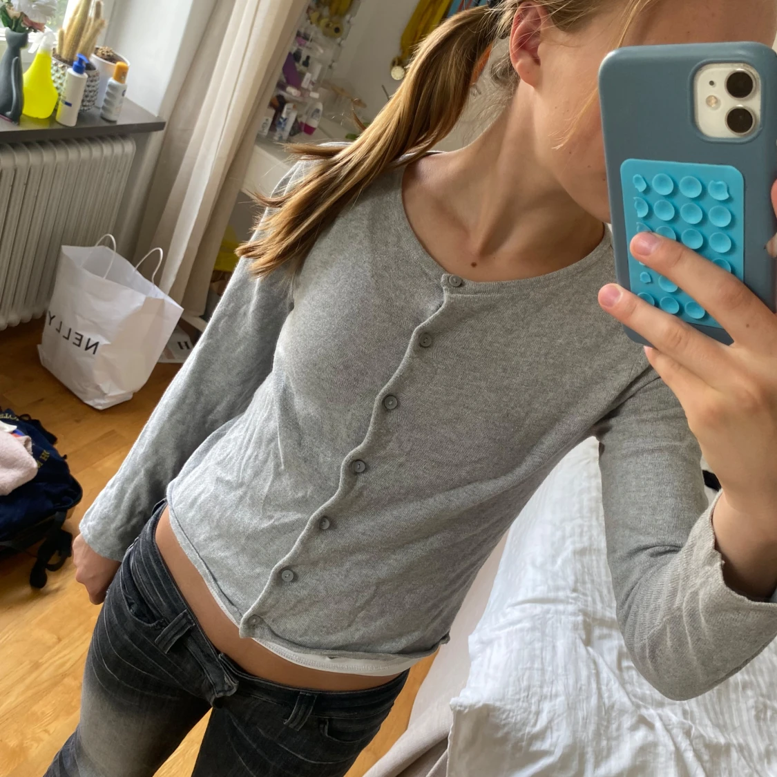 Grå kofta från H&M med knappar