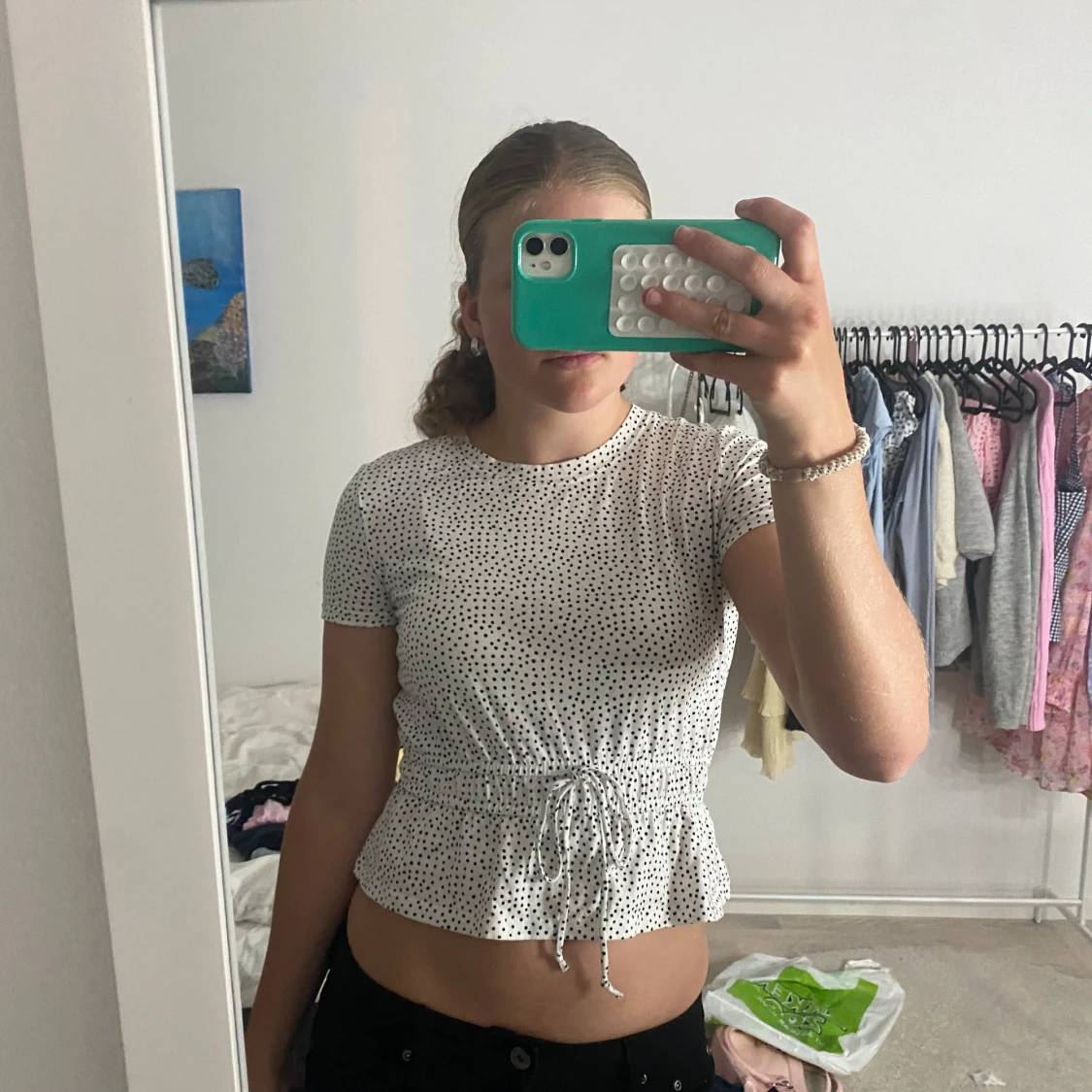 Snygg prickig topp - 2