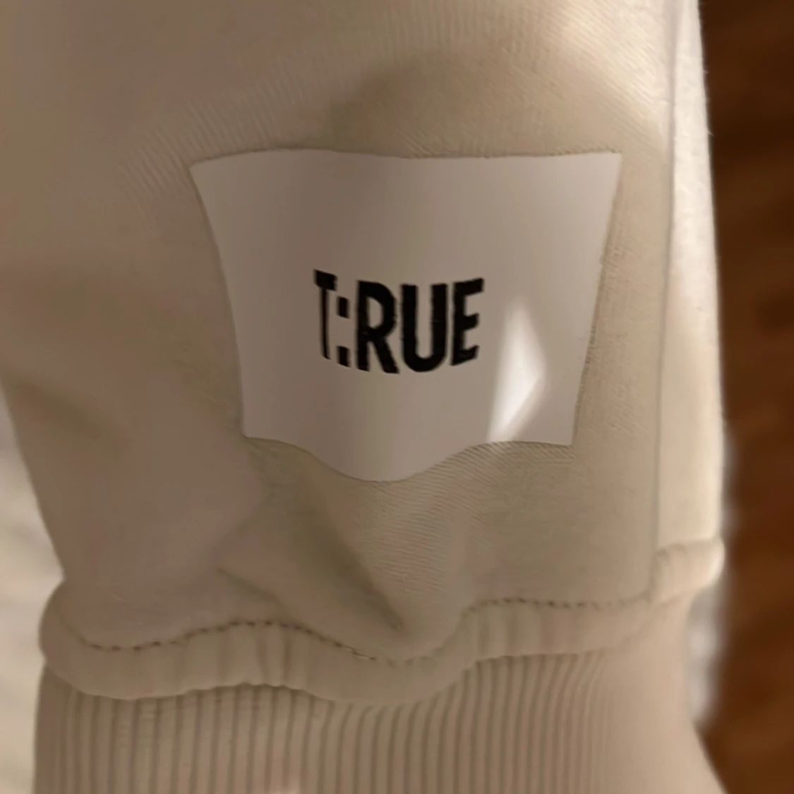 Vit hoodie från Kappahl - 1