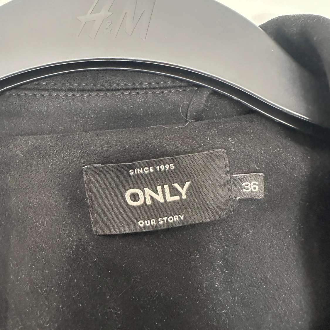 Svart skinnjacka från ONLY, stl 36 - 3