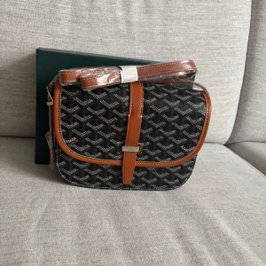 Gy axelväska brun  - Helt ny finns fler färger och modeller i min profil!