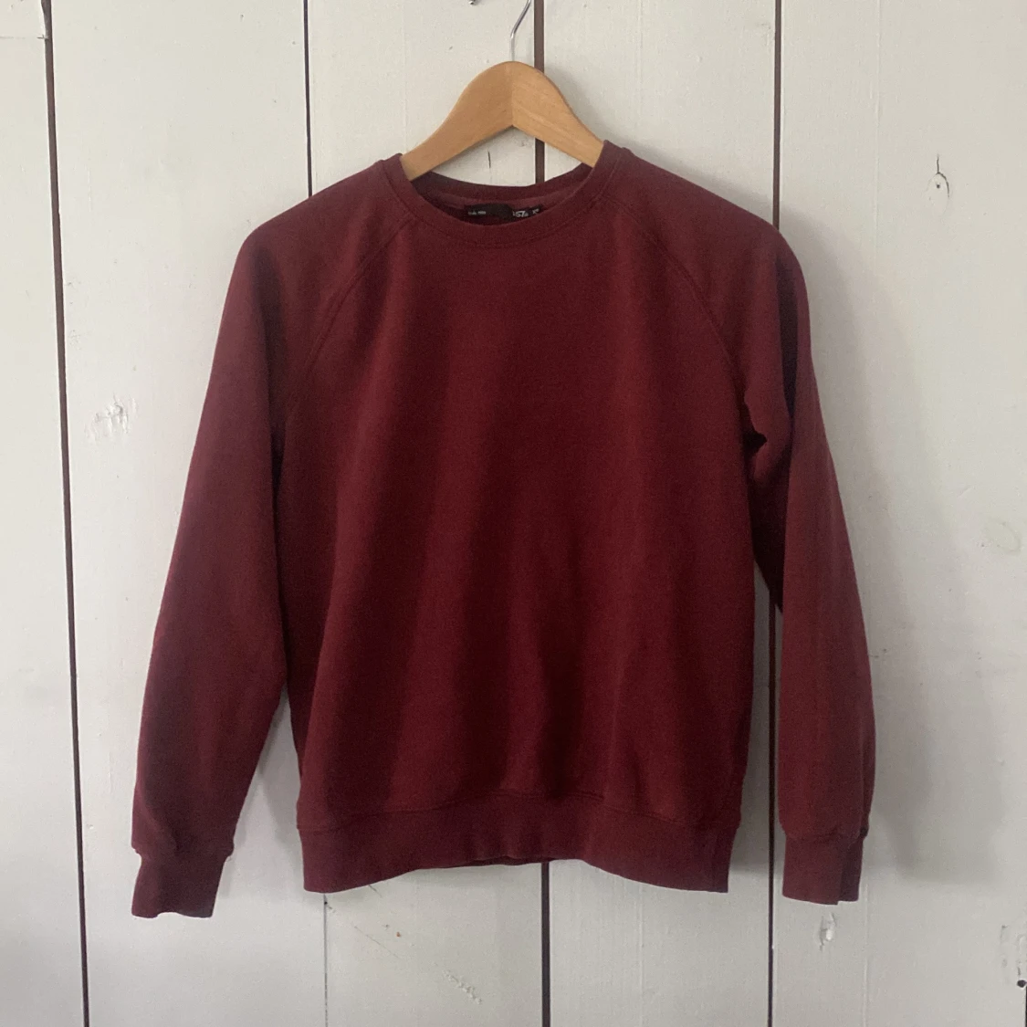 Mörkröd sweatshirt från 157, XS