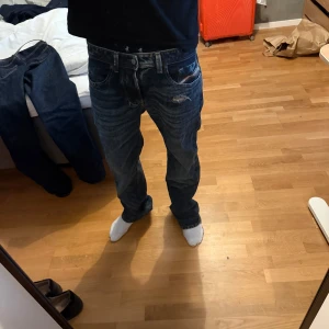 Blå jeans från Diesel W29 - Riktigt sköna jeans från diesel, har knappt använt de och känner att de kommer få mer användning hos nån annan. Size 29/32