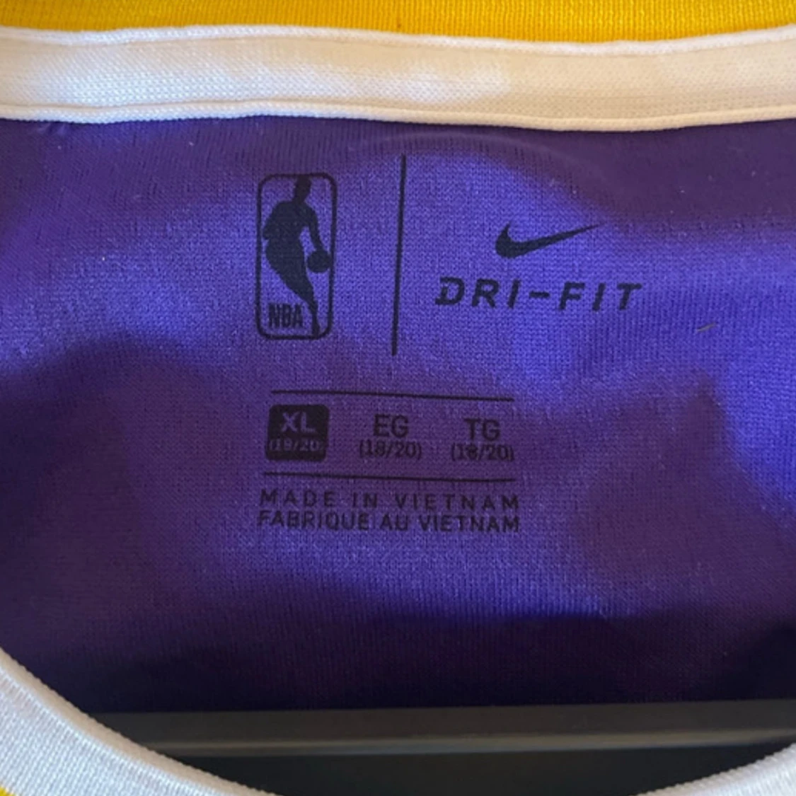Lakers LeBron James baskettröja XL - 1