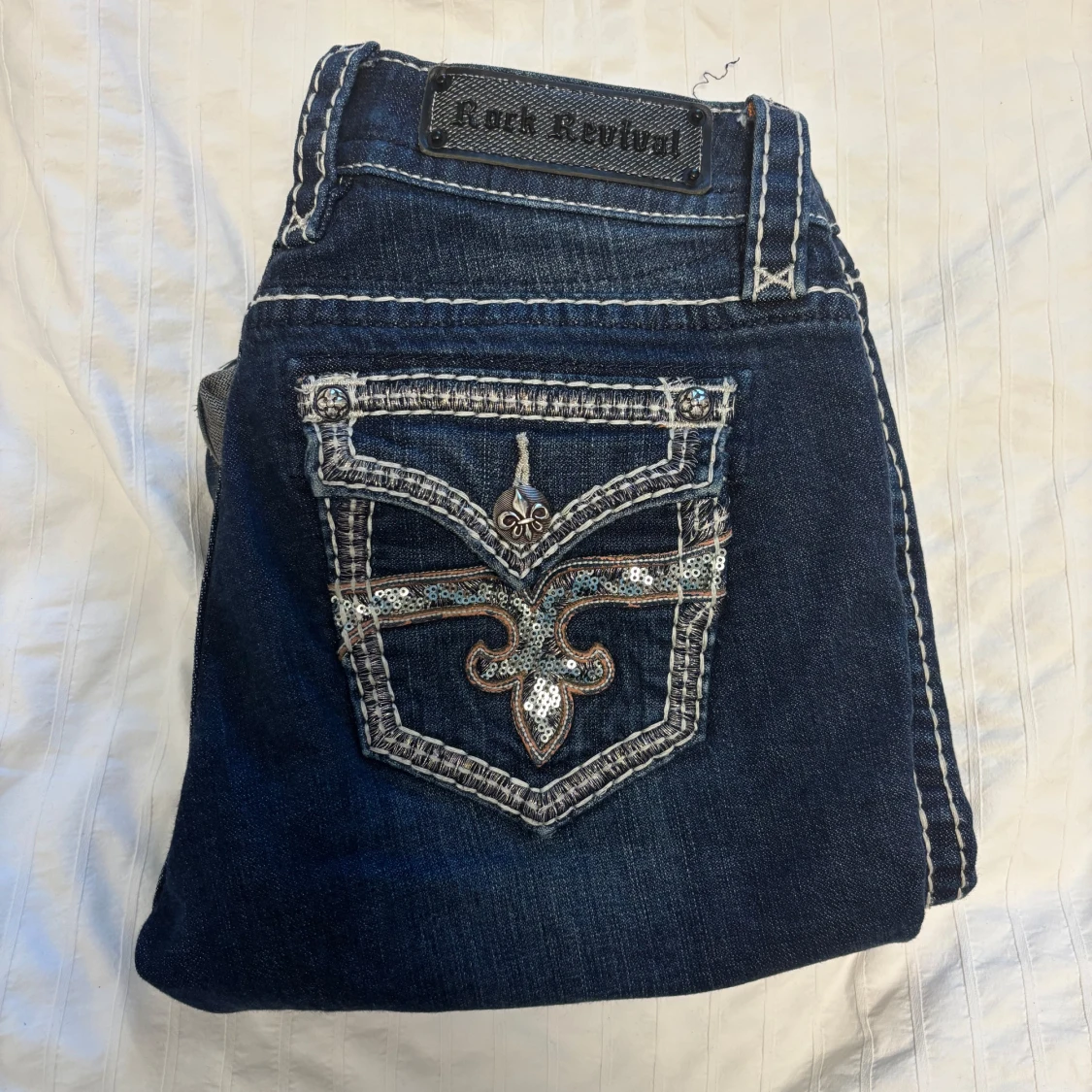 Rock Revival bootcut jeans med paljettdetaljer