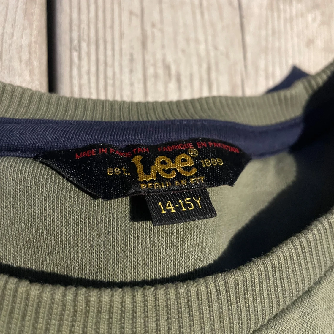 Olivgrön Lee sweatshirt med tryck - 4