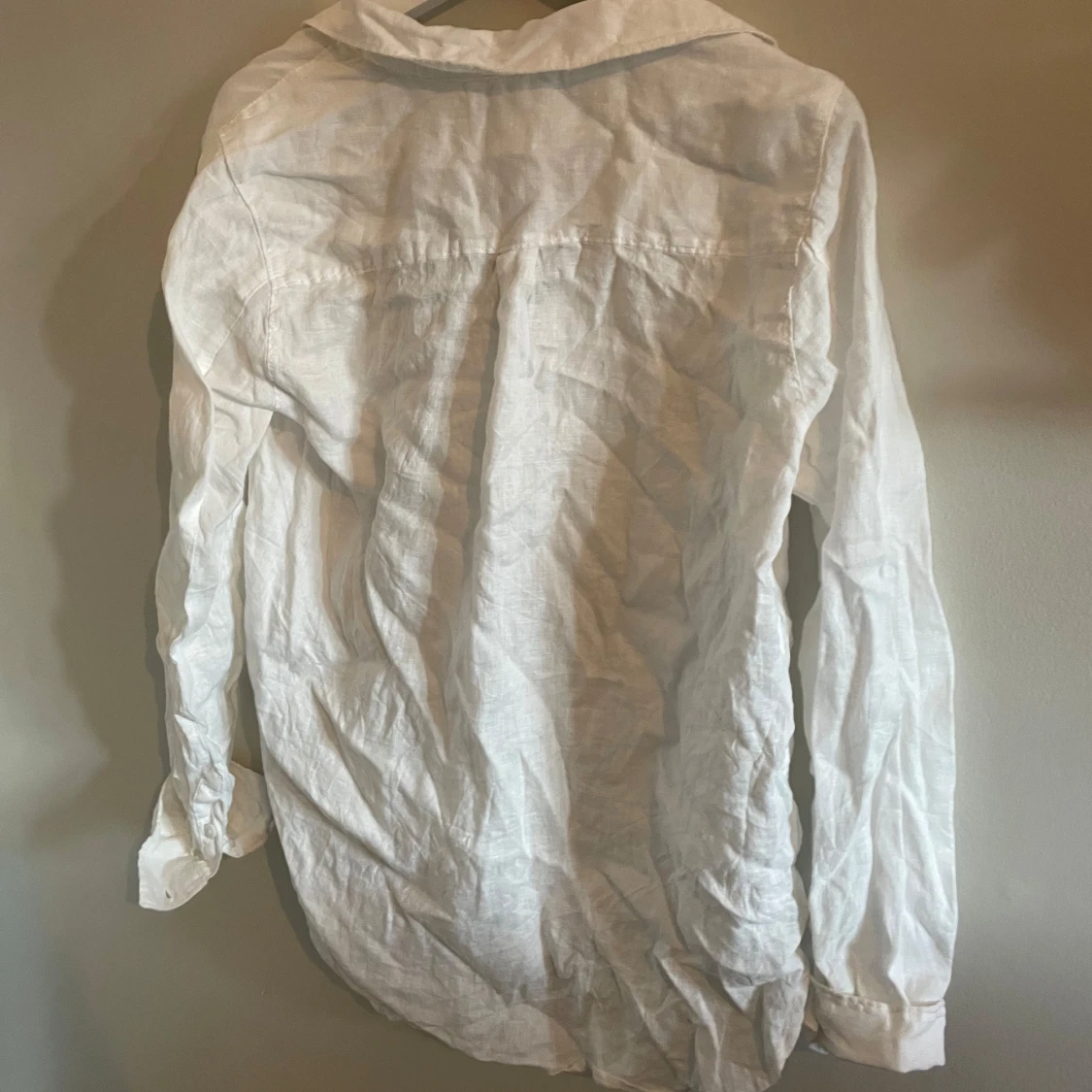 Vit linneskjorta - 1