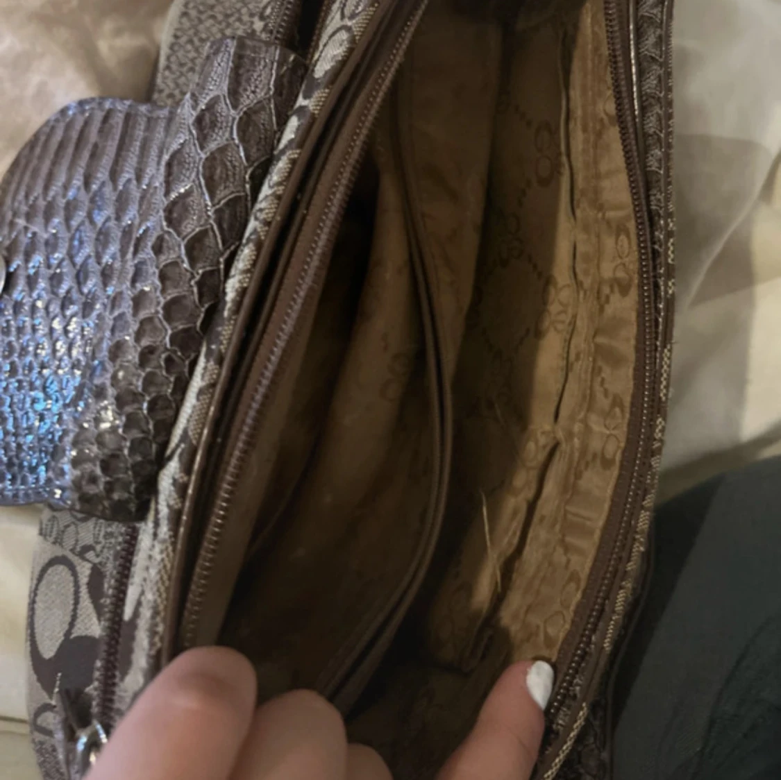 Brun axelväska  - 3