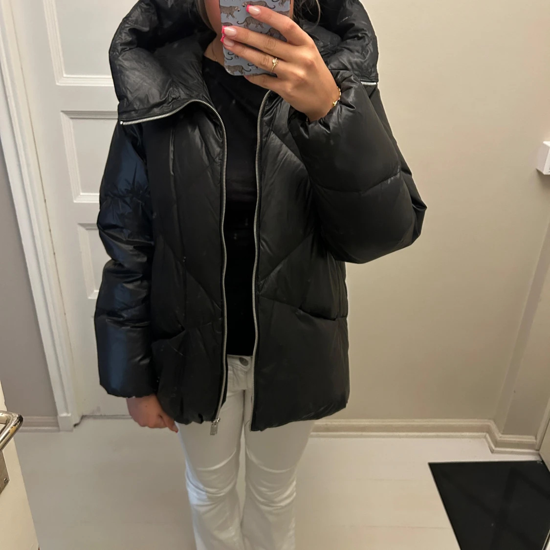 Svart pufferjacka från Massimo Dutti - 1