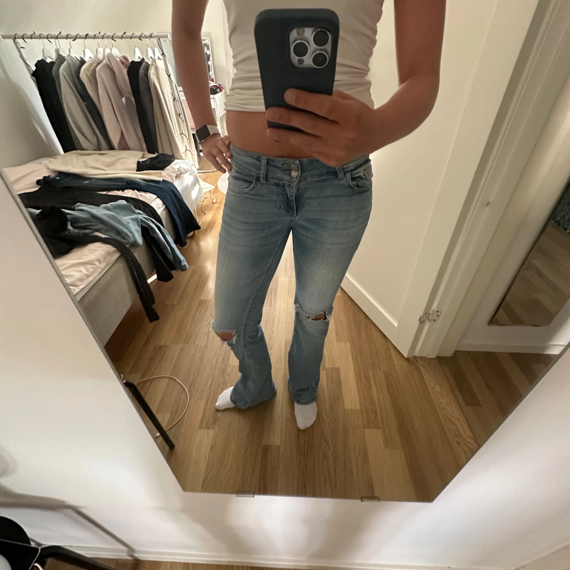 Ljusblå bootcut jeans  - 1