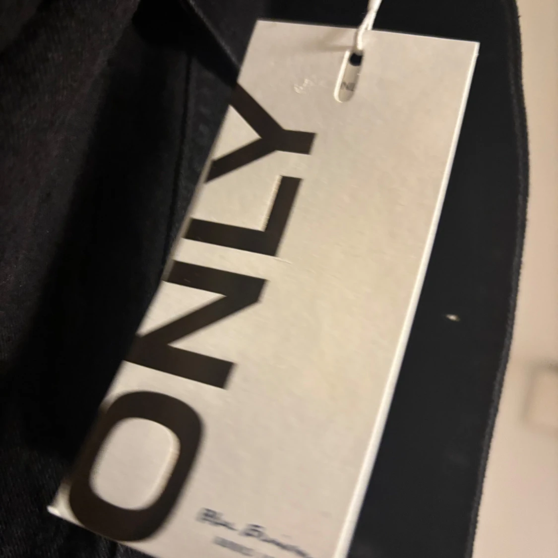 Svart jeansjacka från ONLY XS - 2