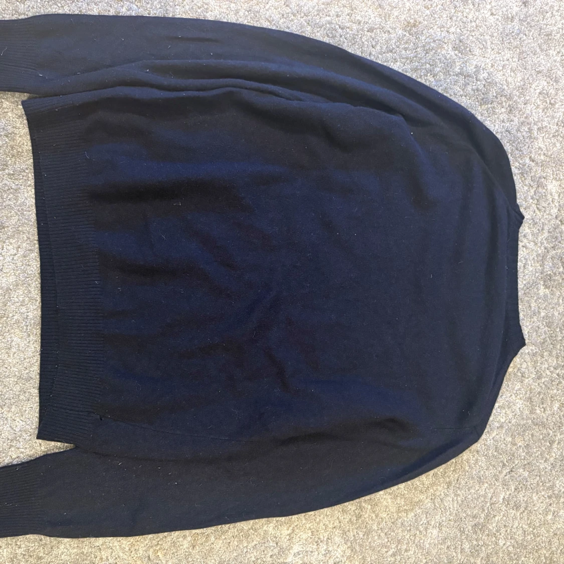 Mörkblå rundhalsad tröja Oscar Jacobson - 1