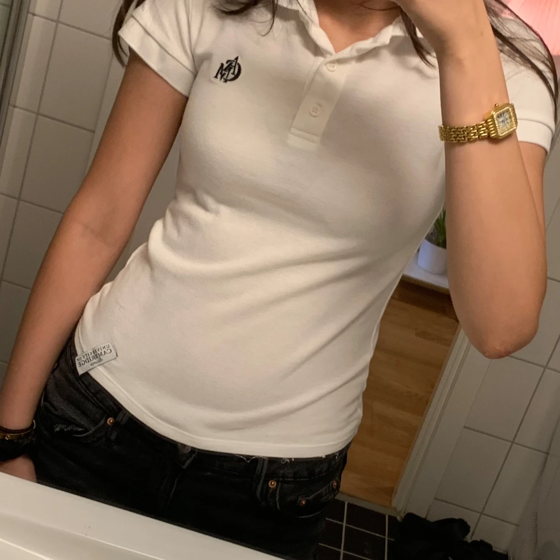 Vit piké från University of Cambridge