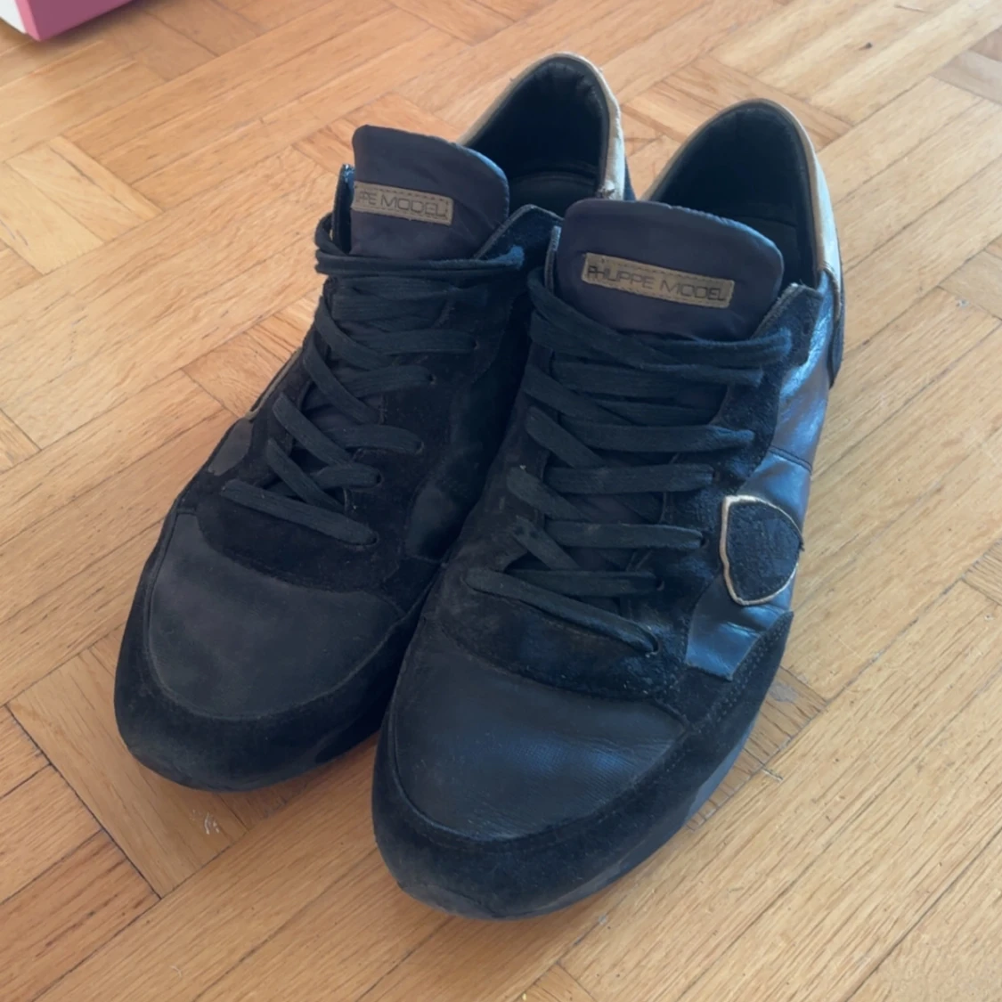 Svarta sneakers från Philippe Model