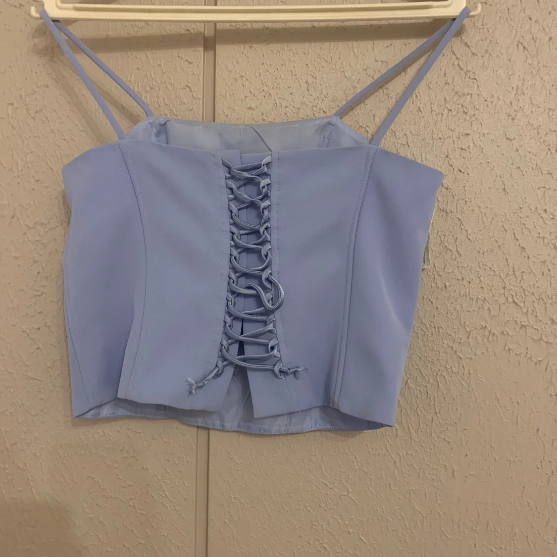 Ljusblå långklänning med snörning - 2