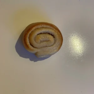 Absurt svår hittad giffel - Gifflar Vanilj från Pågen är små, mjuka vetebullar med en söt vaniljfyllning. Perfekta som snacks eller till fikat, och enkla att ta med på språng. En klassiker som passar både ungdomar och unga vuxna som vill ha något gott och smidigt.