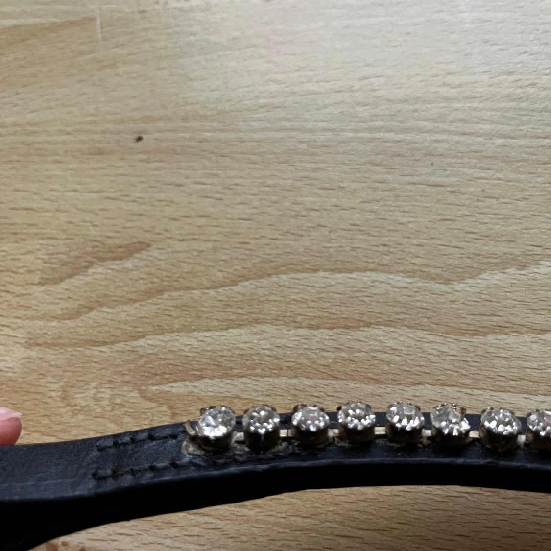 Svart pannband till häst med glittriga stenar från Capone - 3