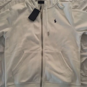 Polo tröja  - Ny stick säljer också pågrund av fel storlek storlek M/L