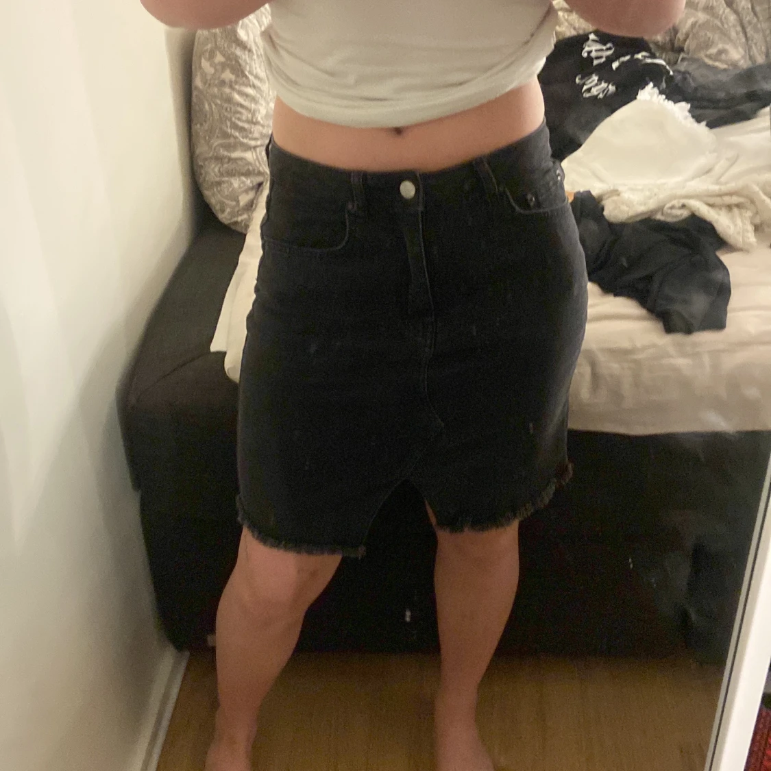 Svart jeanskjol från NA-KD, stl 38