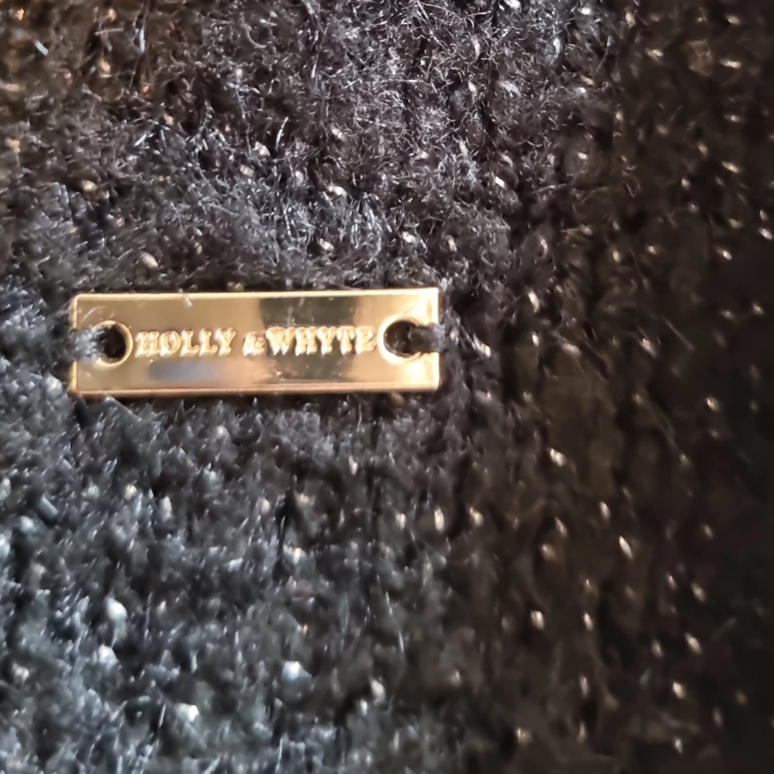 Svart glittrig stickad topp från Holly & Whyte - 4