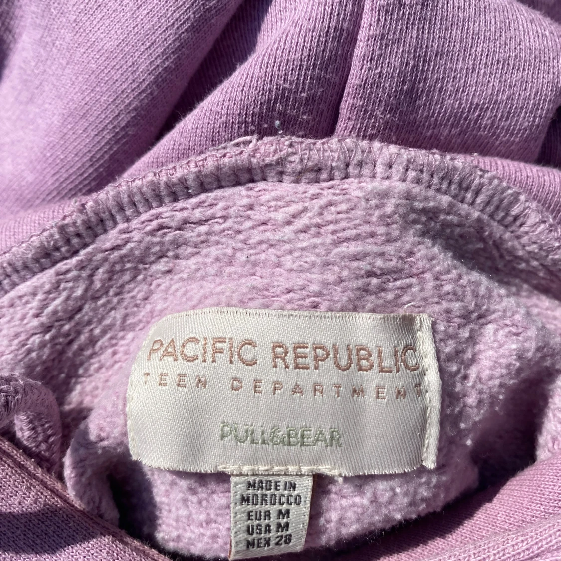Ljuslila hoodie från Pull&Bear - 2