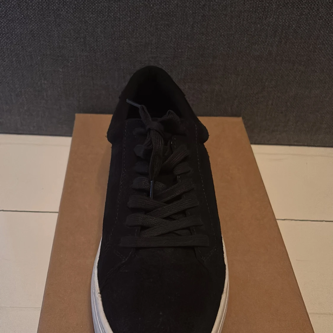 Svarta sneakers från Vagabond i mocka - 1