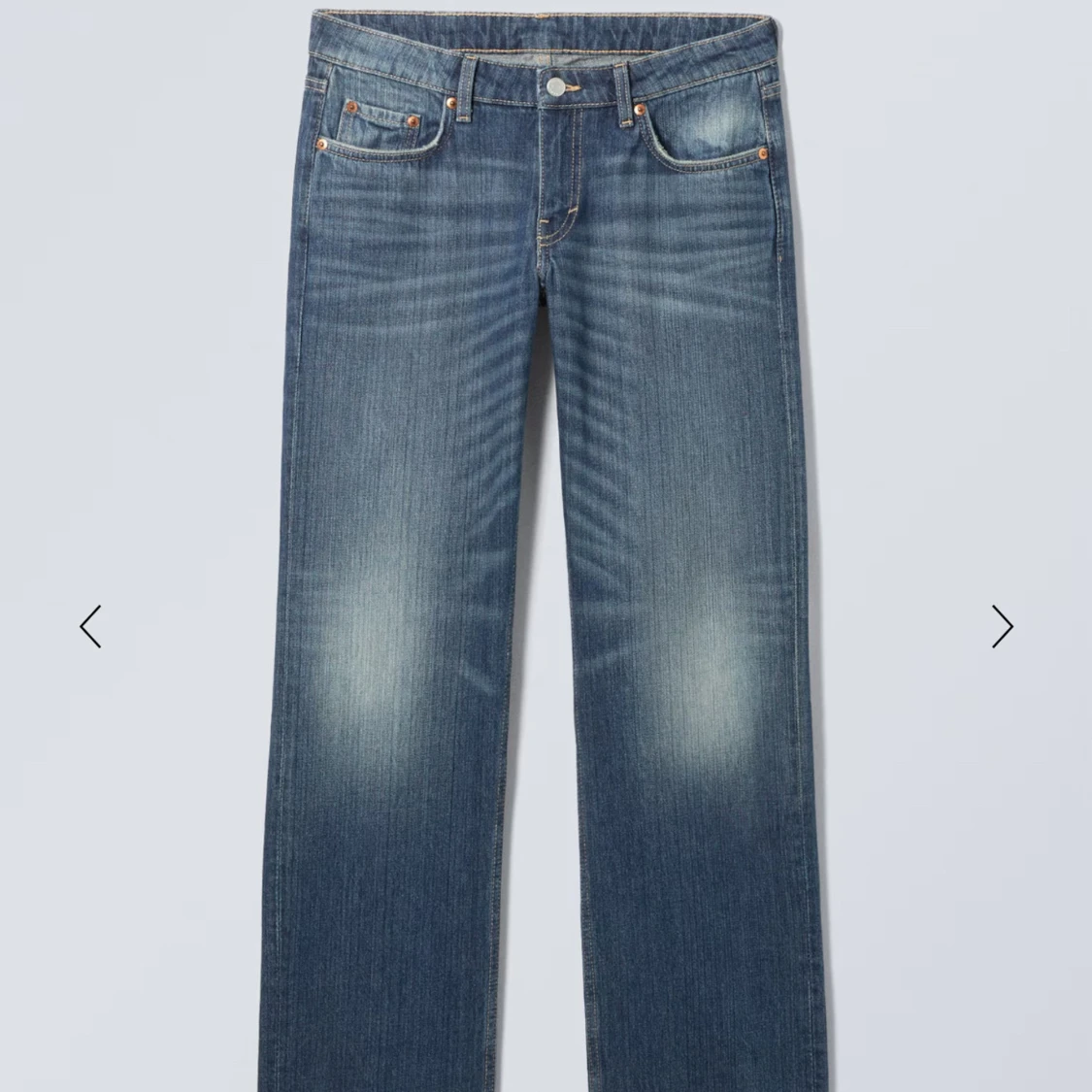 Low waist arrow weekday jeans