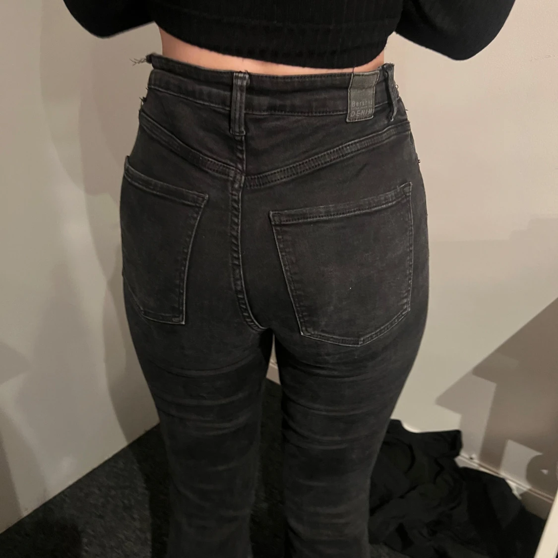 Svarta bootcut jeans - 1