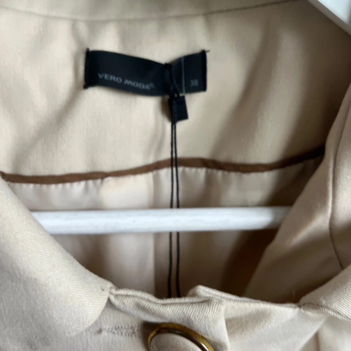 Beige kavajjacka från Vero Moda - 2