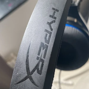 Säljer hörlurar  - Den är i mycket bra styck 