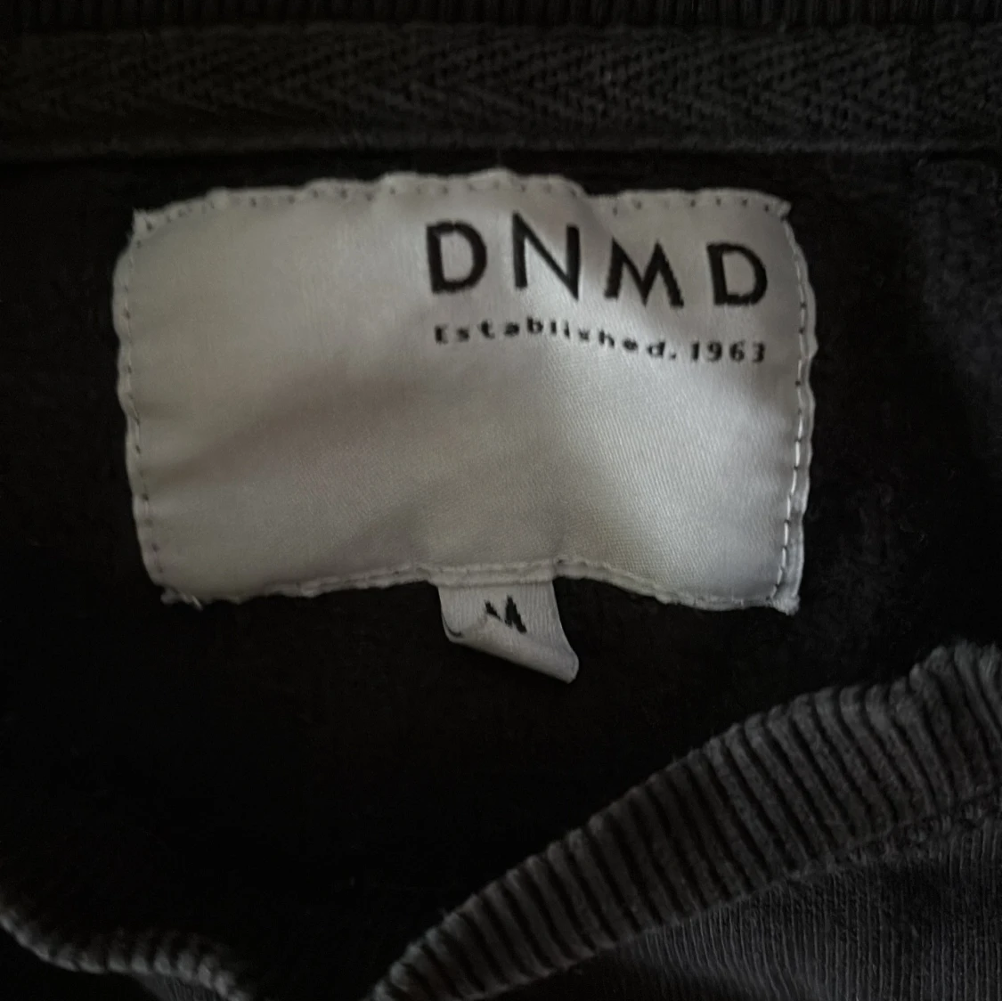 Svart sweatshirt från DNMD Venice Beach - 1