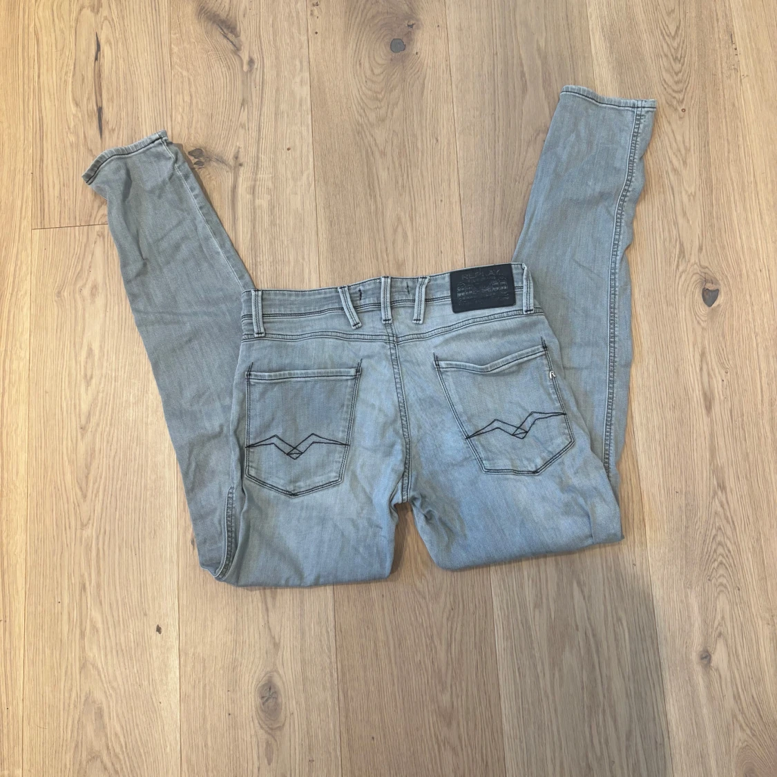 Replay ljusgrå jeans med raka ben