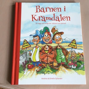 Barnen i Kramdalen - Följ med barnen Vändela, Snäll-Kjell och Gladrian på ett färgstarkt äventyr genom Kramdalen! Lär dig om integritet, hur du undviker faror och vad du kan göra om någon vill kramas eller kontaktar dig på nätet. Perfekt för unga som vill förstå mer om trygghet och respekt.