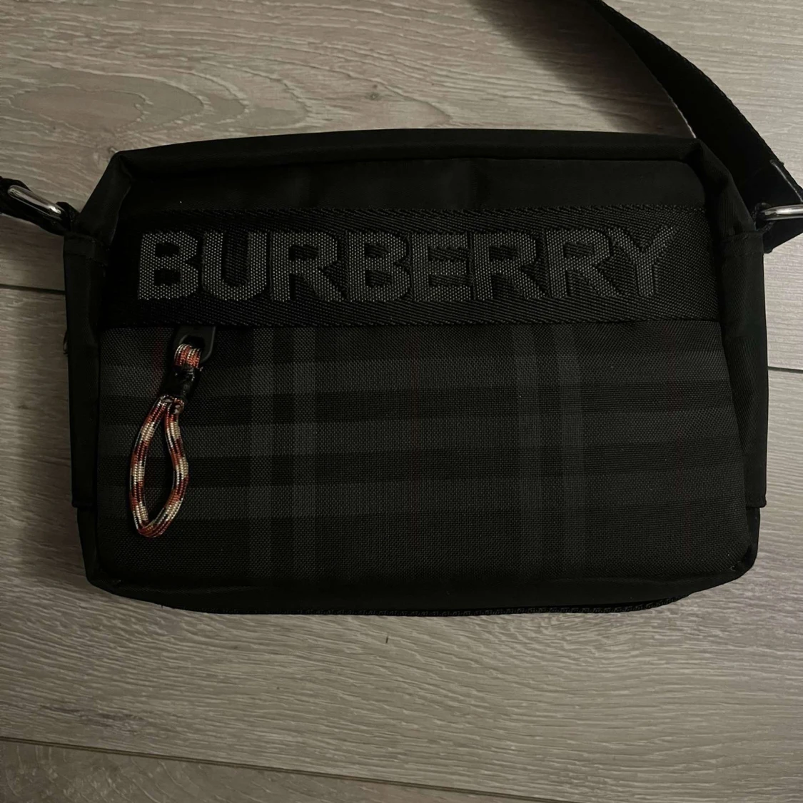 Svart axelväska från Burberry - 1