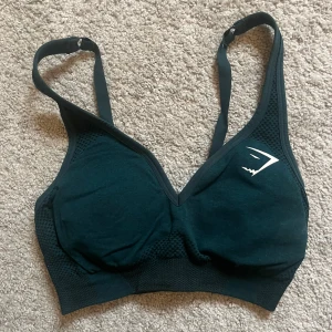 Sport-bh från Gymshark  - Säljer min sport-bh från Gymshark i storlek XS, sparsamt använd och i mycket bra skick!
