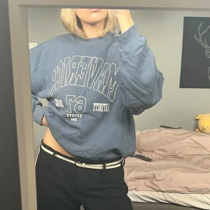 Blå oversized sweatshirt - Blå sweatshirt, super bekväm och bra till hösten