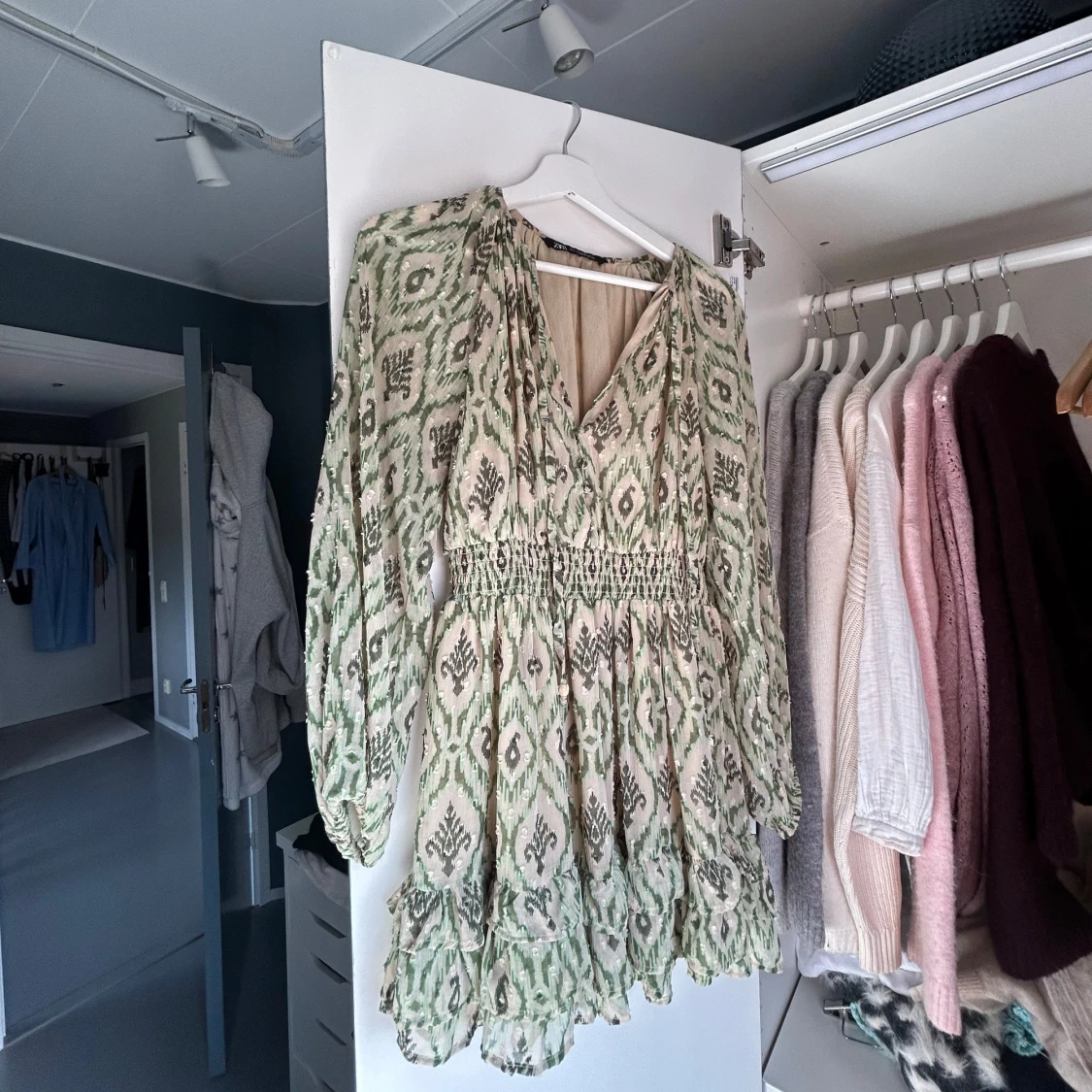 Grön zara klänning - 1