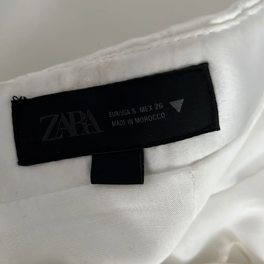 Vit satin korsettopp från Zara - 2