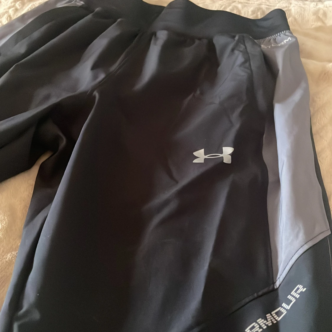 Svarta träningsbyxor från Under Armour - 1