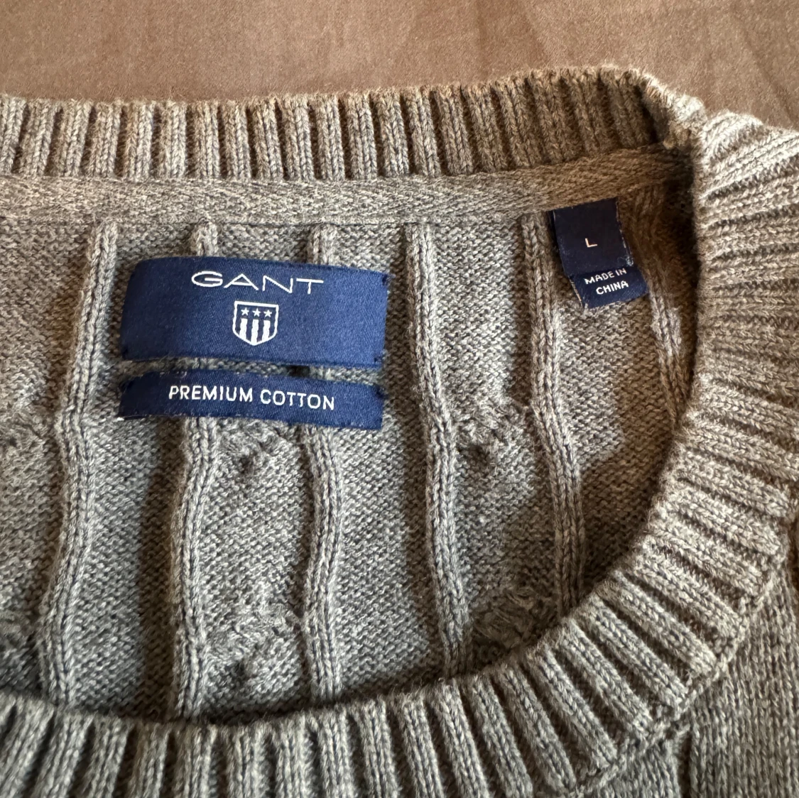 Grå kabelstickad tröja från GANT - 3