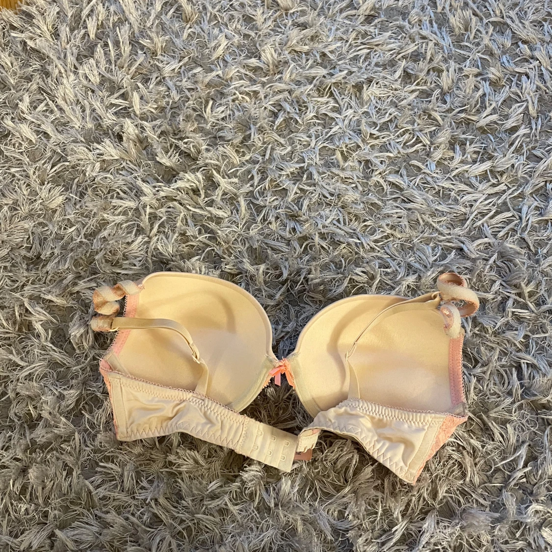 Ljusrosa spets korsett från Hunkemöller - 1