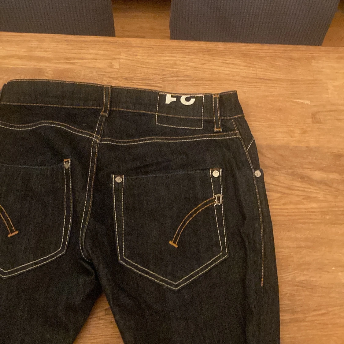 Mörkblå jeans från Dondup - 4