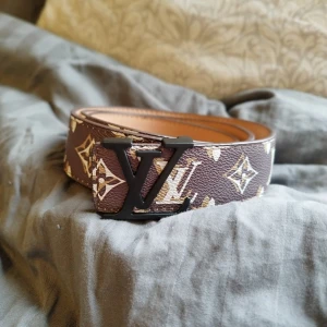 LouiVuitt bälte - Priset kan diskuteras. Kan sänkas till 170 vid snabb affär 