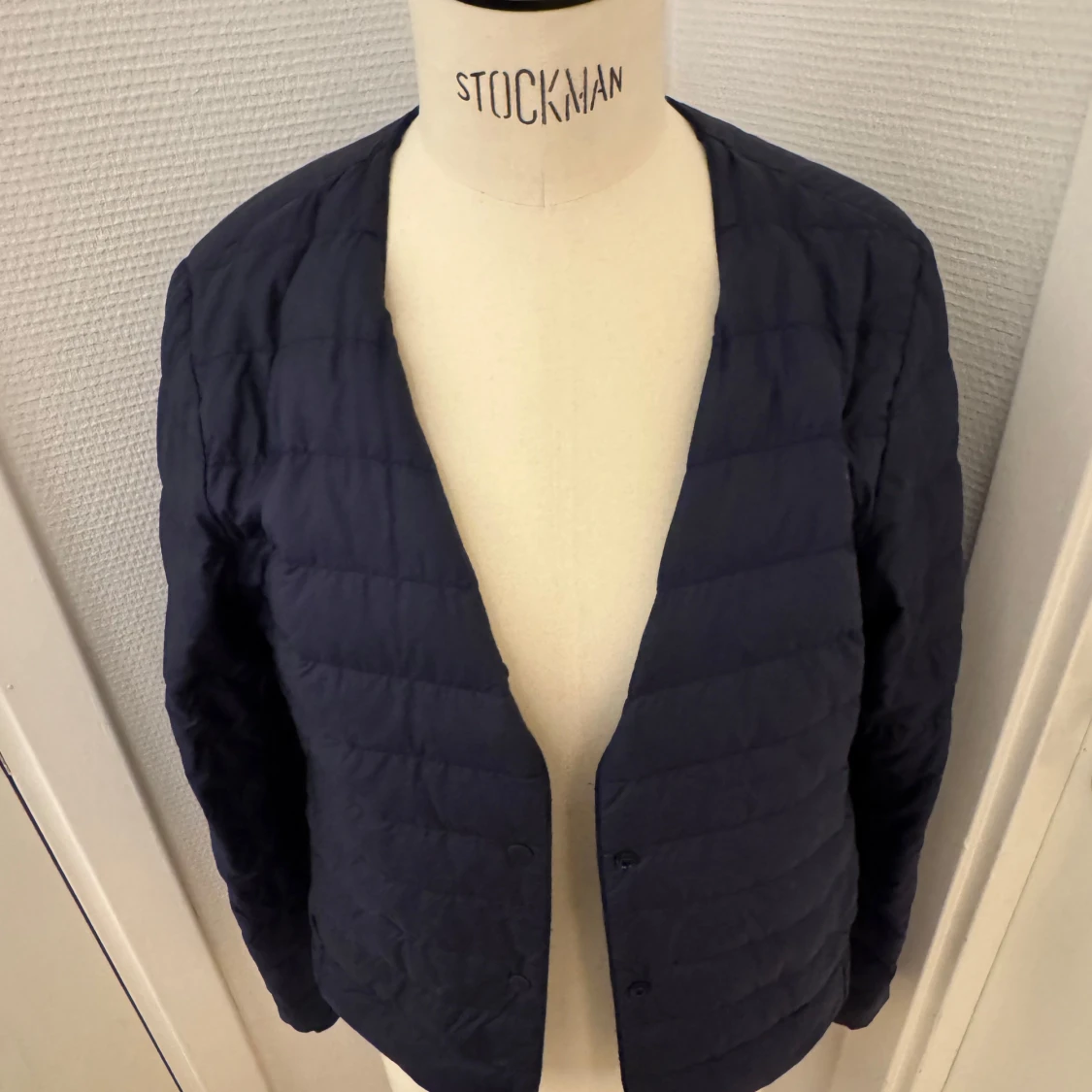 Mörkblå dunjacka från Uniqlo XXS - 2