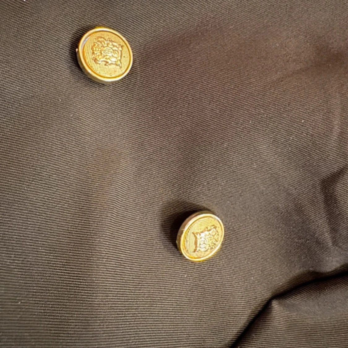 Svarta vida byxor med guldknappar från SHEIN stl.S - 3